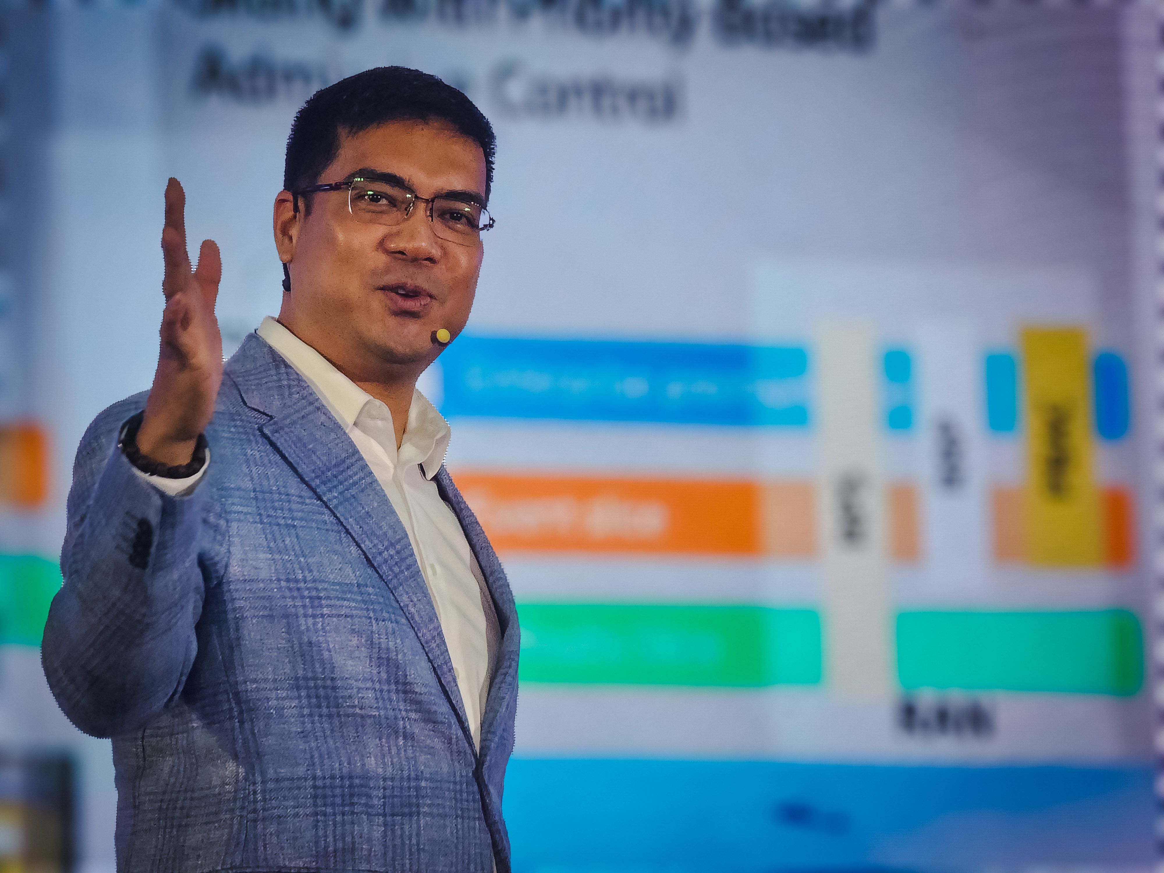 PLDT, Ericsson lead 5G enhanced connectivity plans for underserved communities