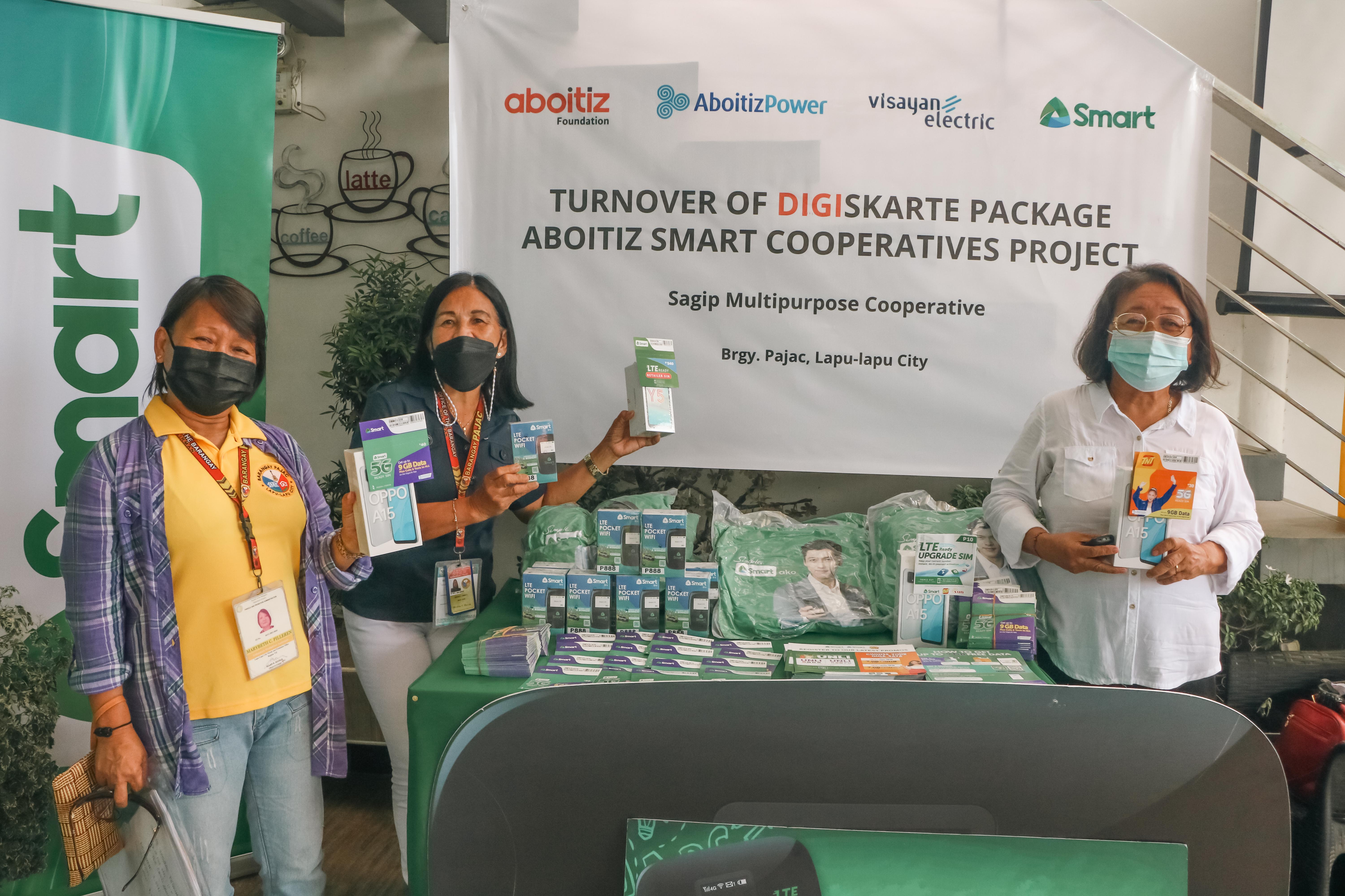 Smart, Aboitiz Foundation’s ‘Digiskarte Package’ boosts Visayas cooperatives