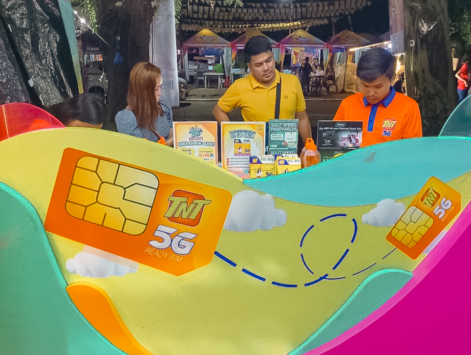Smart, TNT mount final push for SIM Registration at Pintados and Sangyaw Festivals
