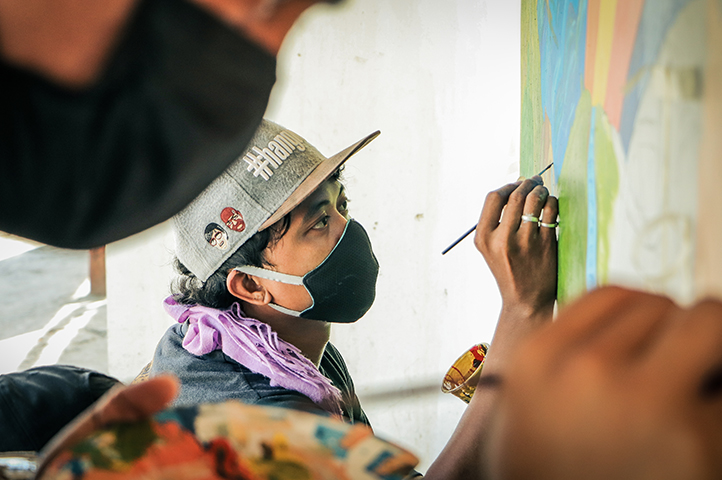 Paint it forward