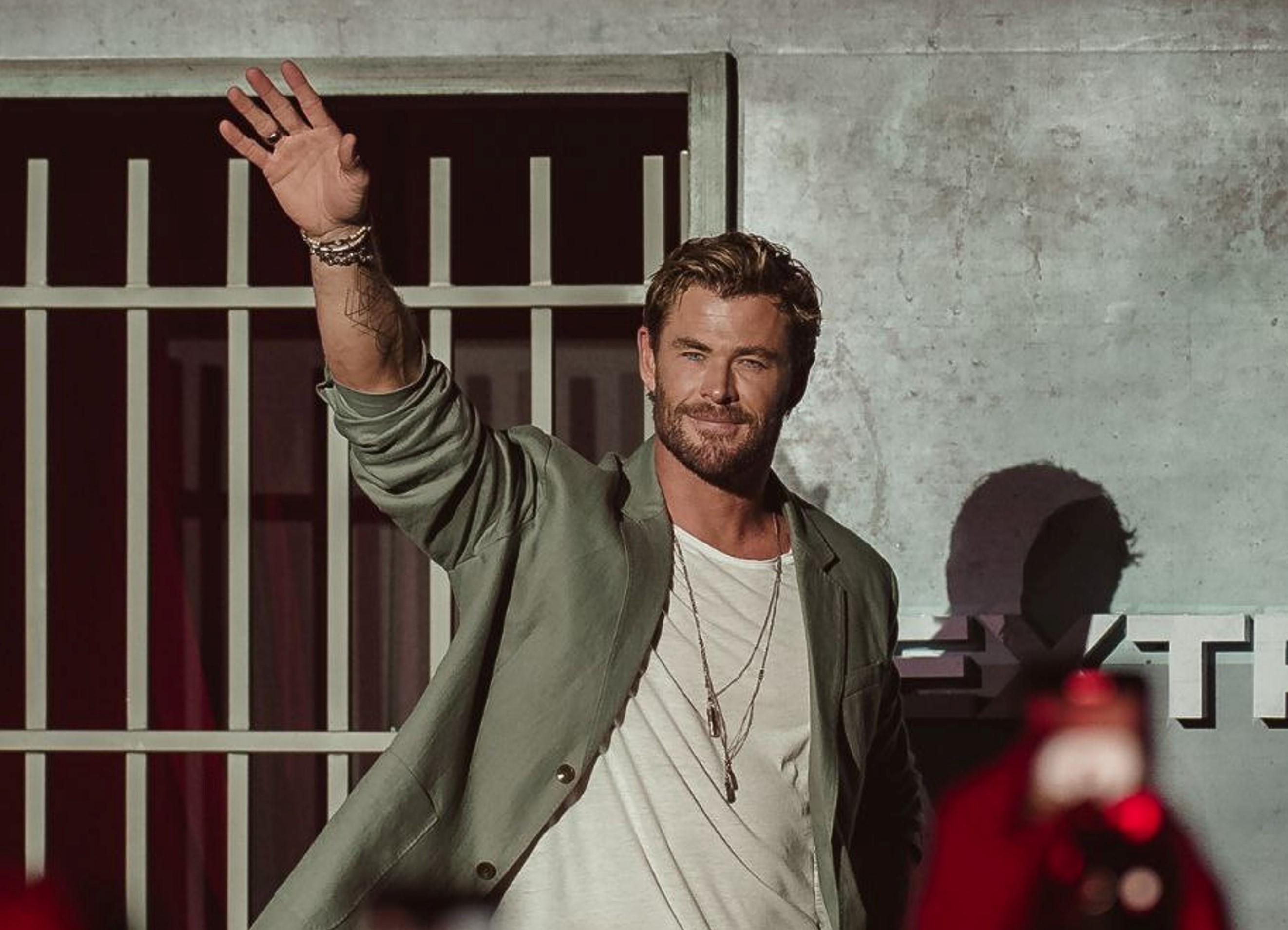 Smart Chris Hemsworth