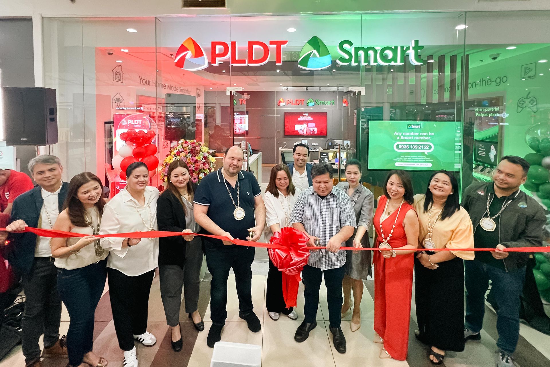 Boosting digital services in the regions  PLDT, Smart launch Experience Hubs for customers in Olongapo City and Dumaguete City