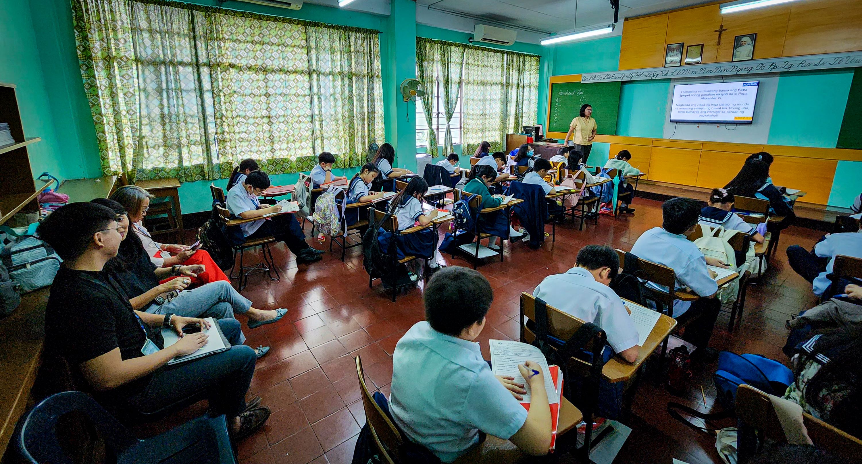 DepEd adopts PLDT, Smart-backed Dynamic Learning Program to ensure no learner is left behind in disruptive events