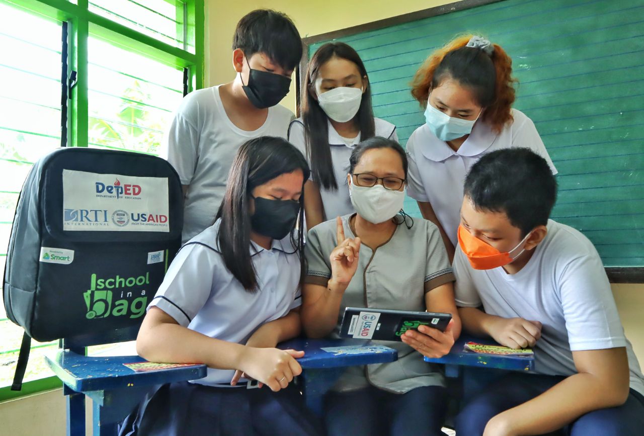 DepEd hails PLDT, Smart for inclusive education, aiding face-to-face ...