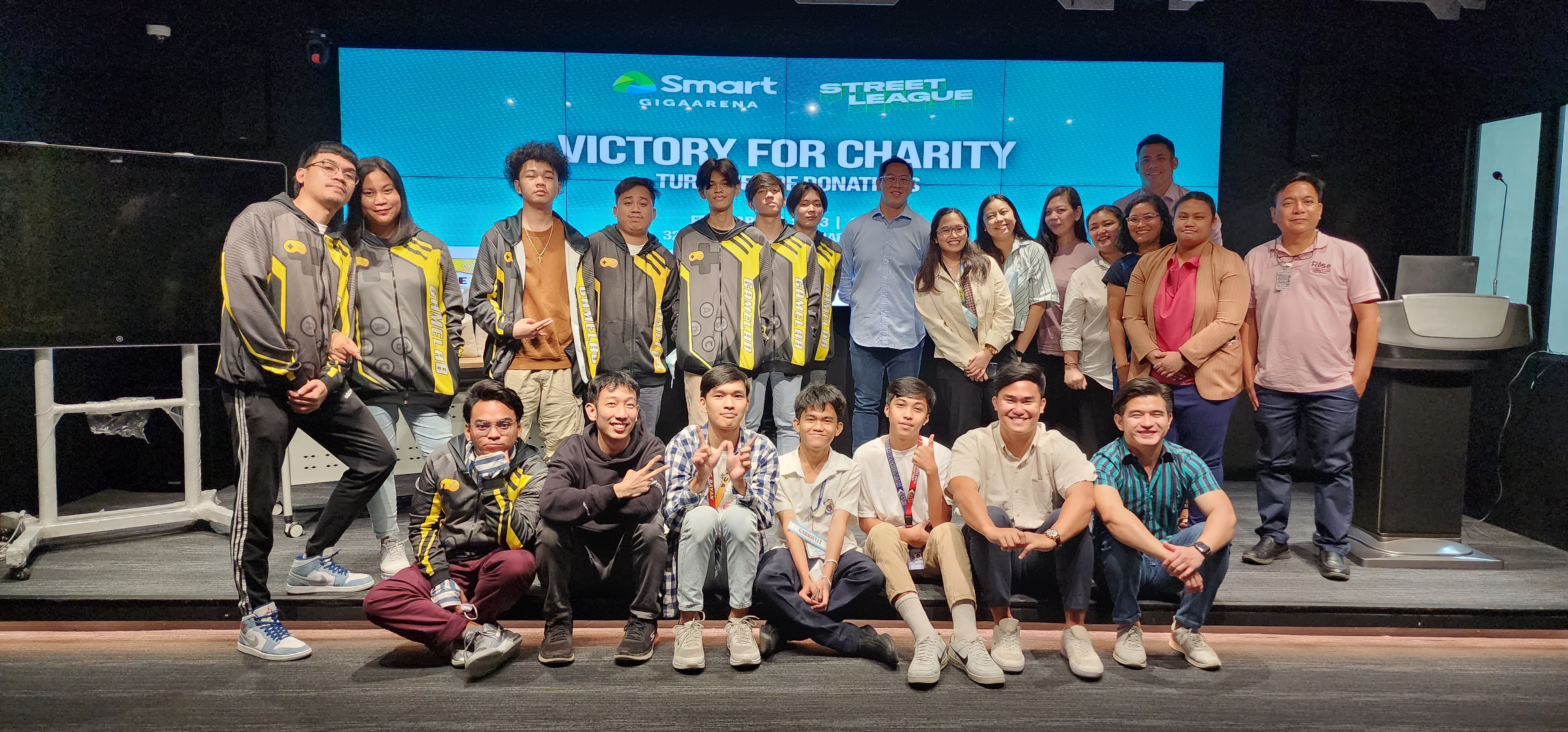 Grassroots esports teams play to help feed the hungry, break stigma on mental health