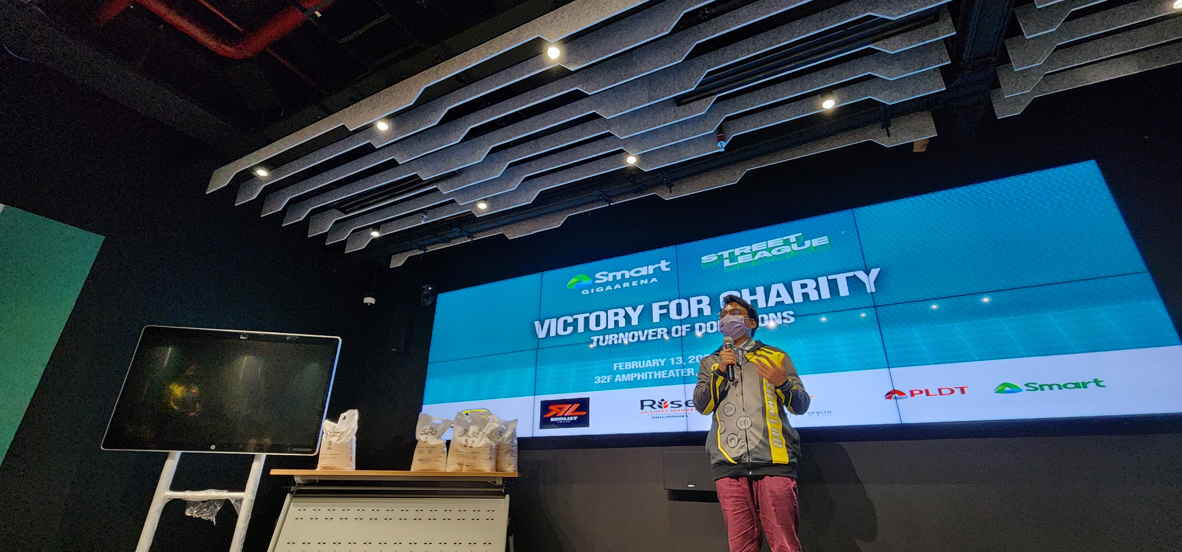 Grassroots esports teams play to help feed the hungry, break stigma on mental health