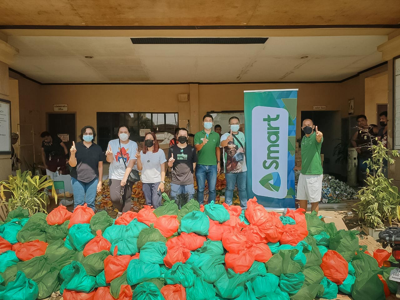 Gratitude, fulfillment fuel Smart frontliners to reconnect Negros following Odette