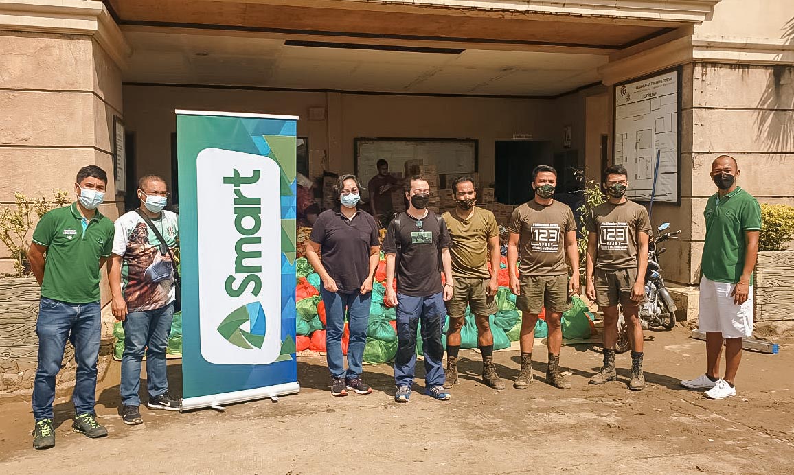 Gratitude, fulfillment fuel Smart frontliners to reconnect Negros following Odette