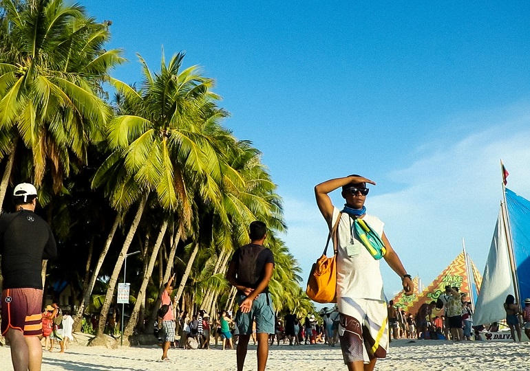 Improved Boracay network boosts businesses and tourists thumb1 Improved Boracay network boosts businesses and tourists thumb1