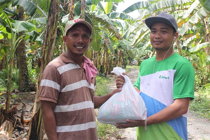 Mindoro residents receive relief assistance Mindoro residents receive relief assistance