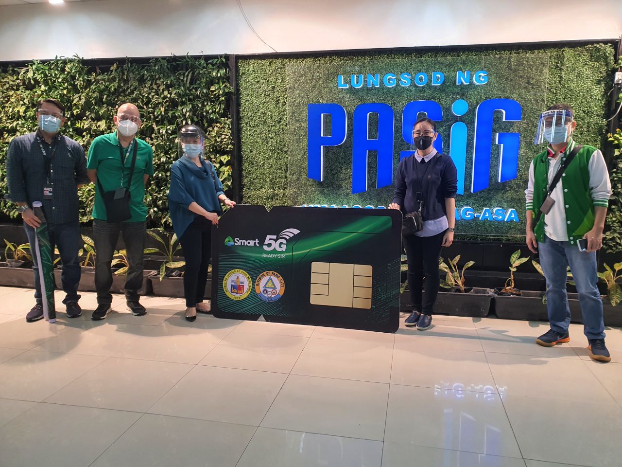 Over 150k Smart SIM cards support e-learners in Pasig City, boosting e-learning in pandemic