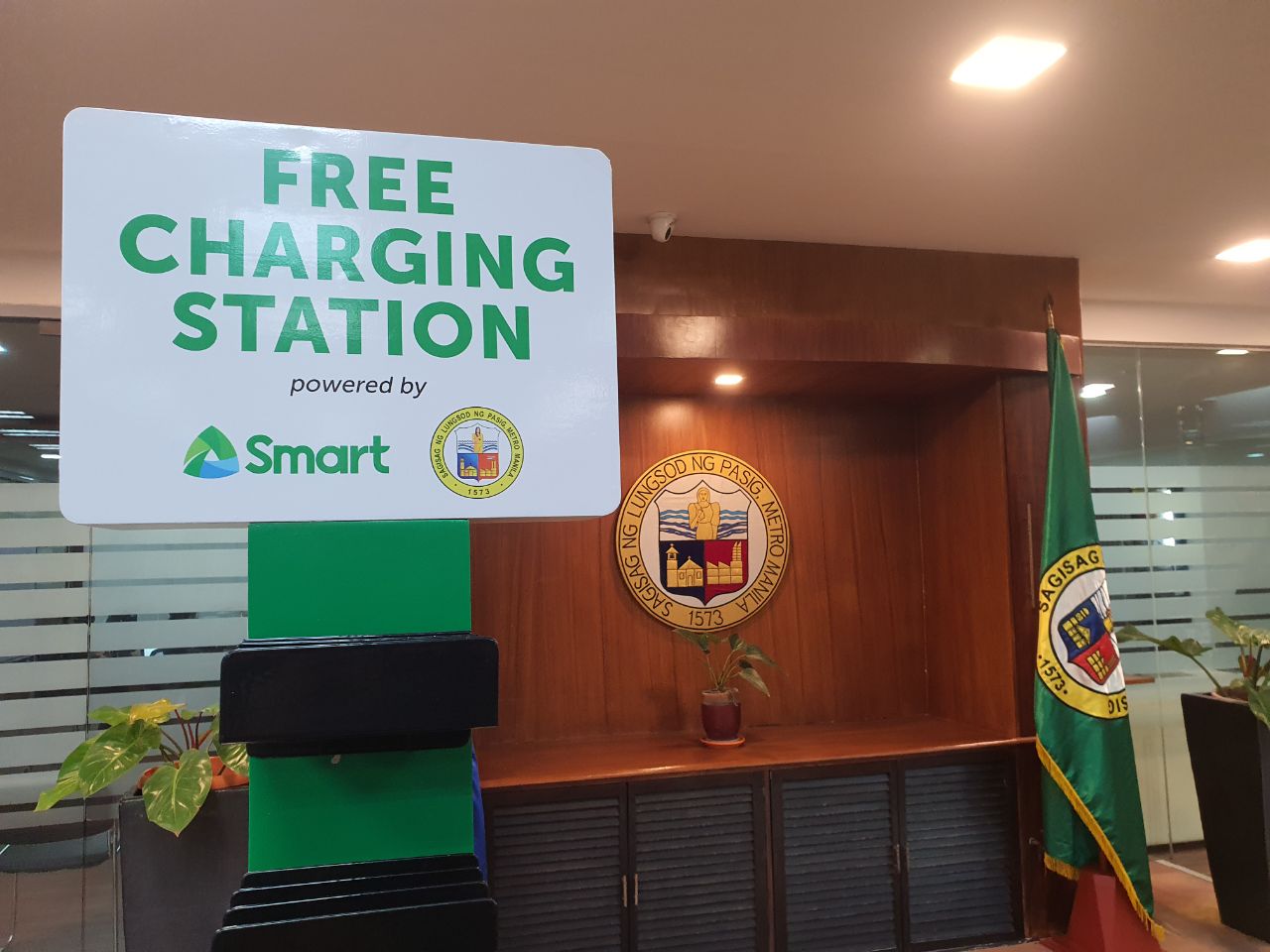 Over 150k Smart SIM cards support e-learners in Pasig City, boosting e-learning in pandemic