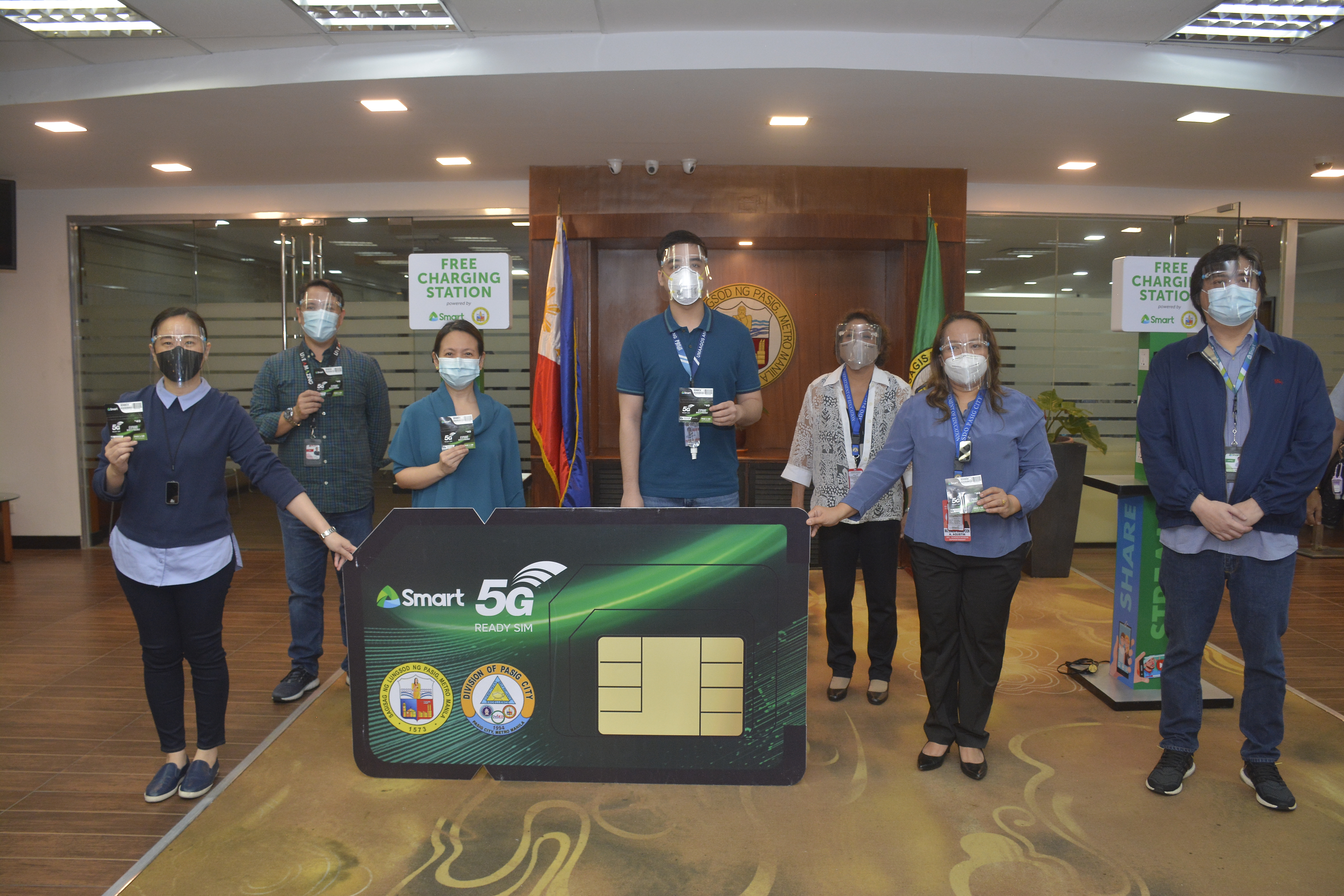 Over 150k Smart SIM cards support e-learners in Pasig City, boosting e-learning in pandemic