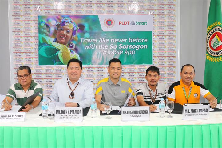 PA Renato Olbes, Smart’s John Palanca, Gov. Bobet Lee Rodrigueza, InnoPub’s Max Limpag, tourism officer Bobby Gigantone PLDT, Smart enhance Internet speeds in Sorsogon, push for digital tourism