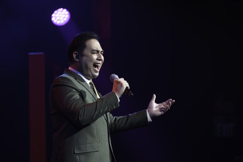 PLDT and Smart recognize brilliant talent at PLDT and Smart Excellence Awards