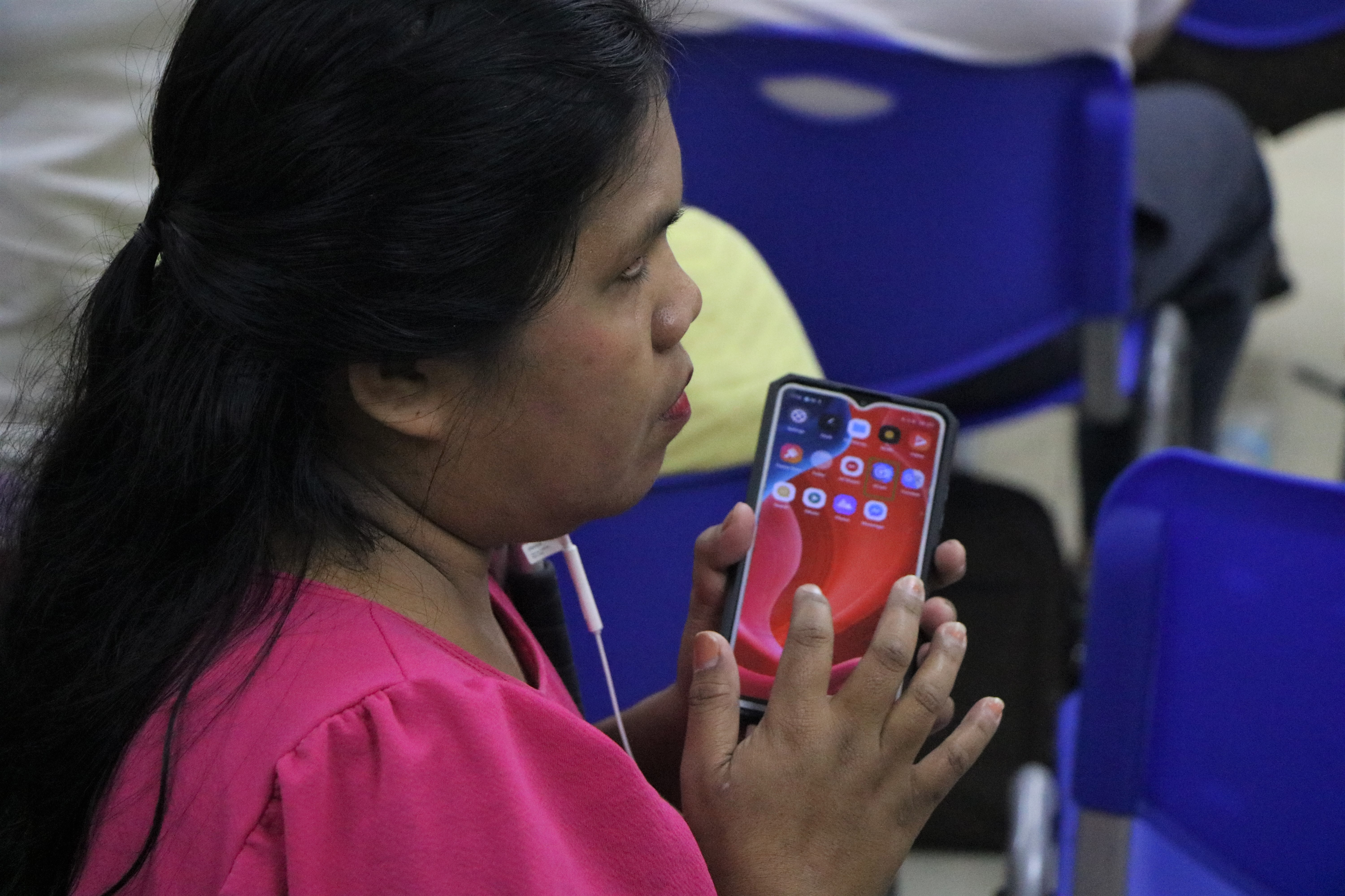 PLDT, Smart aid visually impaired persons in daily activities through digital training  