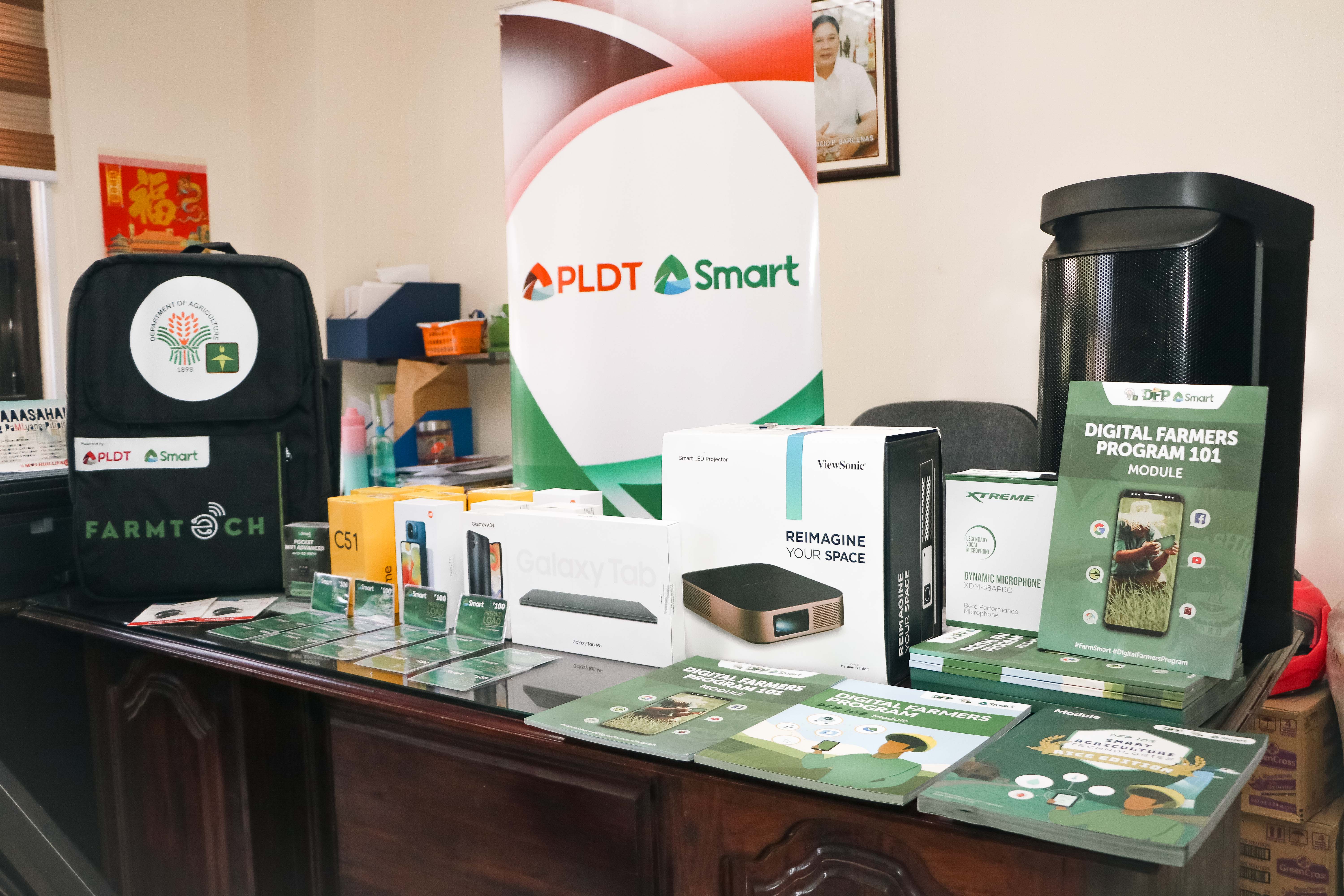 PLDT, Smart, and DA-ATI bridge digital divide for farmers in Carcar City, Cebu