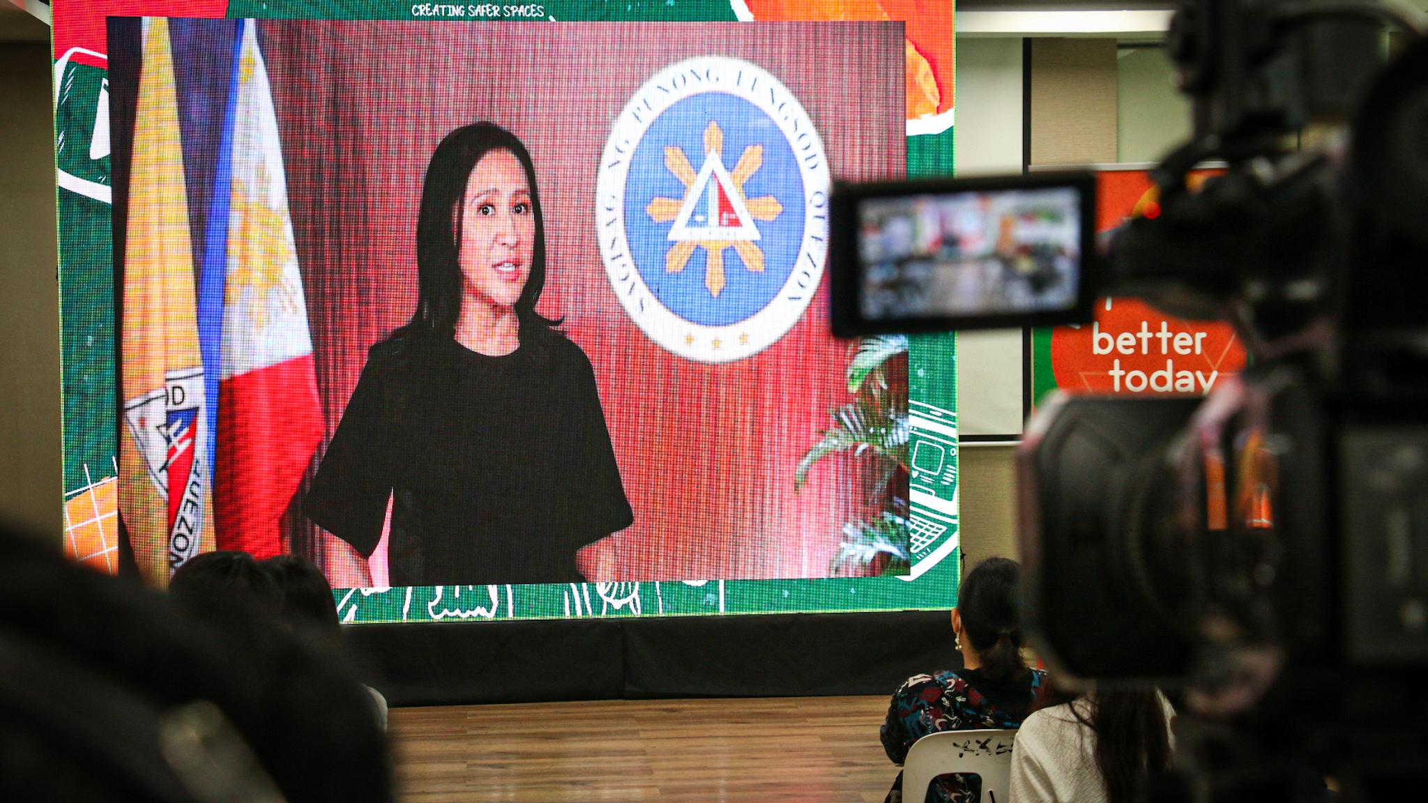 PLDT, Smart sign-up QC youth to help create safer internet for all