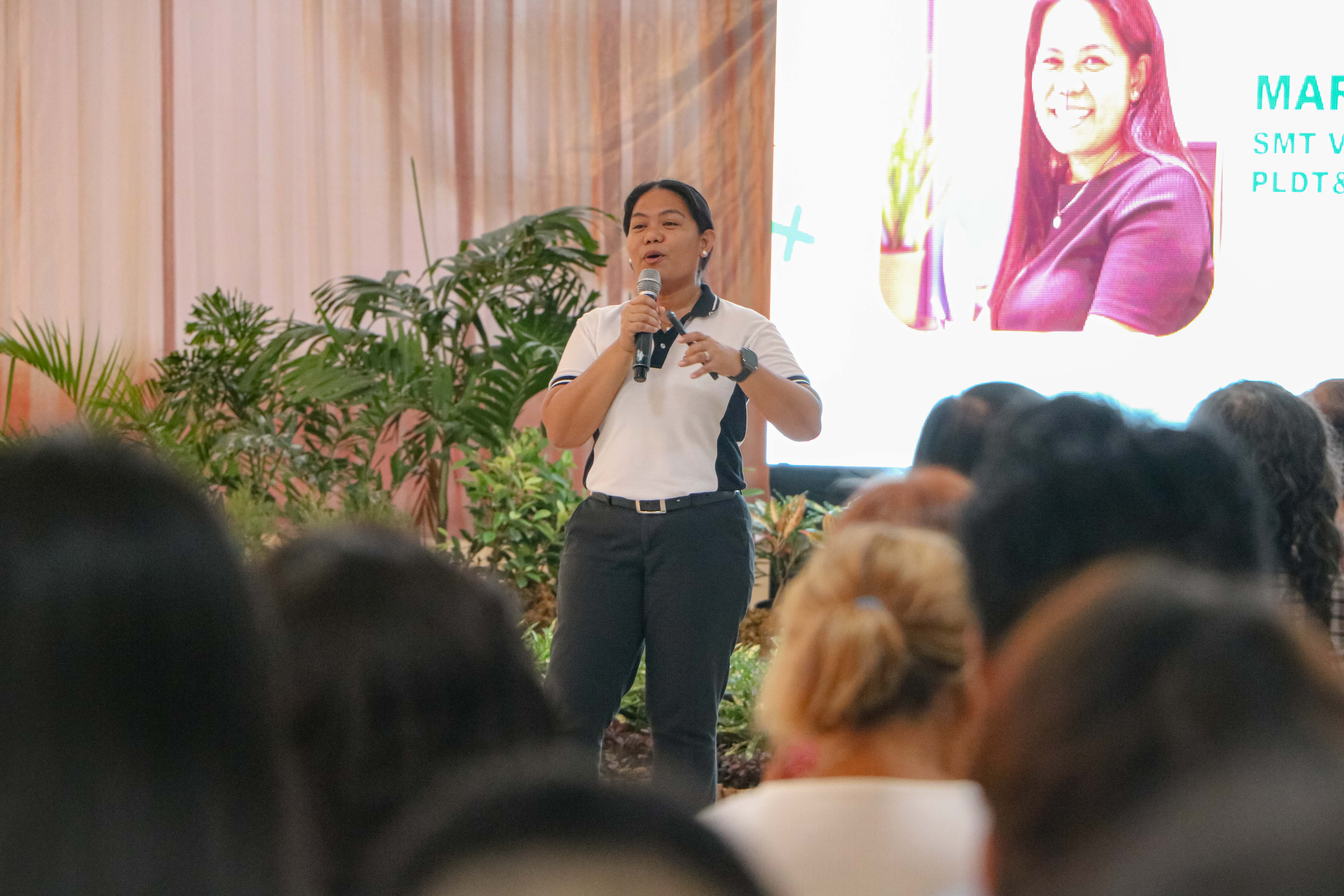 Seniors in Cebu join PLDT, Smart and PNPh’s Digital Literacy and Mental Health Awareness Training