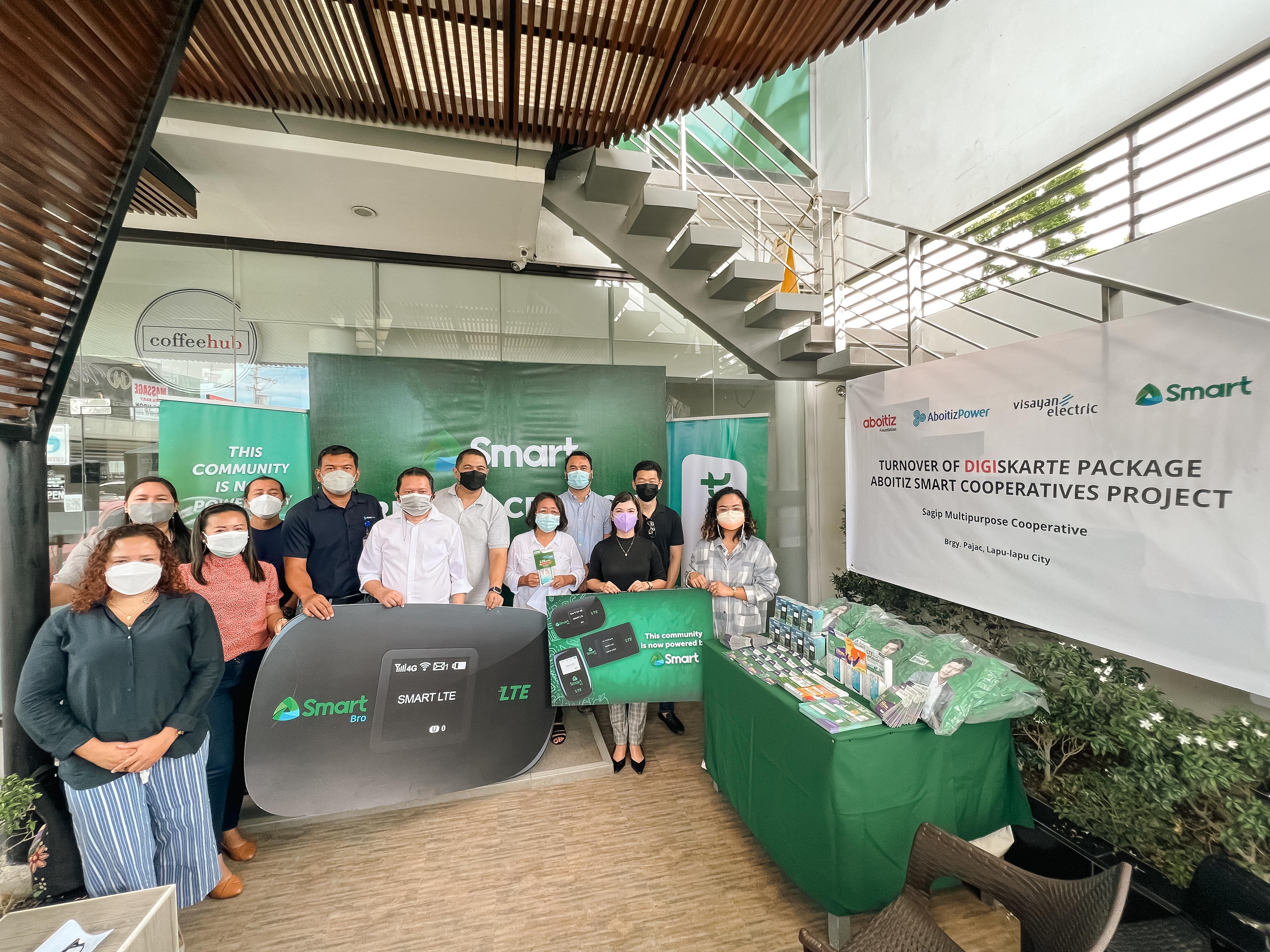 Smart, Aboitiz Foundation’s ‘Digiskarte Package’ boosts Visayas cooperatives