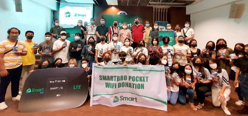 Smart donates connectivity devices, genset to LGU Consolacion 
