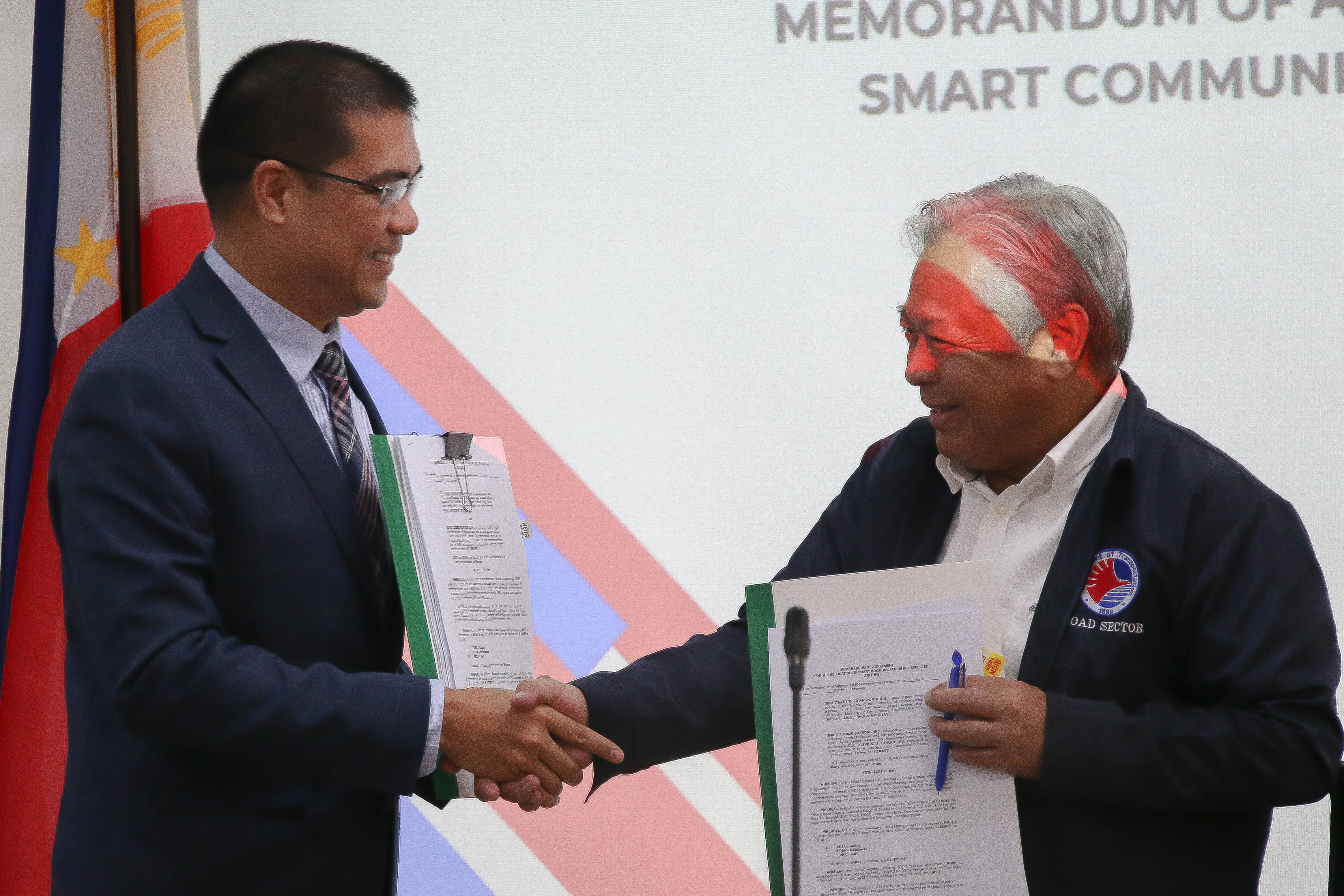 Smart, DOTr sign MOA for EDSA Greenways Project