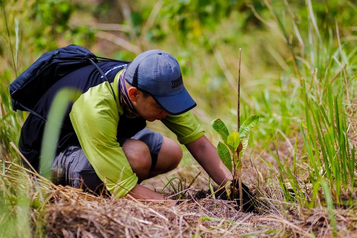 Smart employees lead tree-planting activity in Nueva Ecija Smart employees lead tree-planting activity in Nueva Ecija