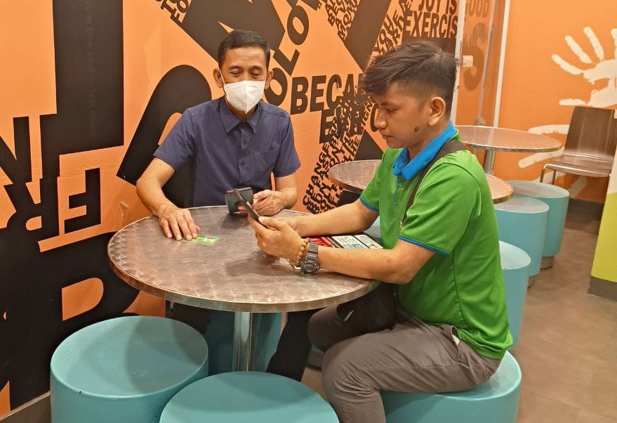Smart offers SIM registration assistance at selected McDonald's stores Smart offers SIM registration assistance at selected McDonald's stores