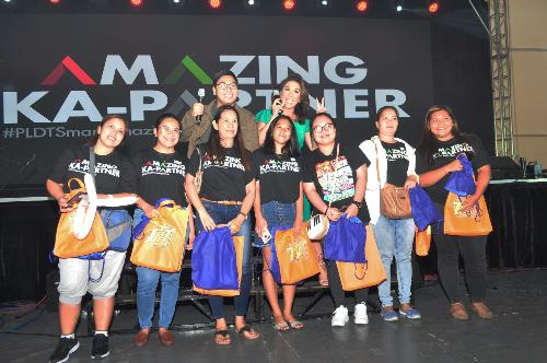 Smart pays tribute to load retailers all over PH Smart pays tribute to load retailers all over PH