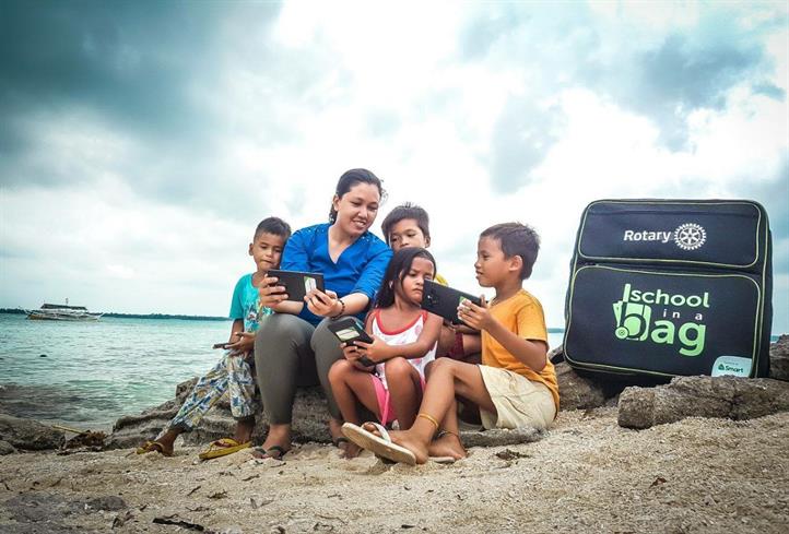 Smart recognized for programs that empower Filipinos Smart recognized for programs that empower Filipinos