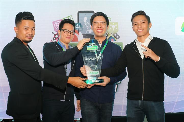 Team Eryl of University of San Carlos wins the grand prize for their online tutorial system. Team Eryl 14th SWEEP Awards