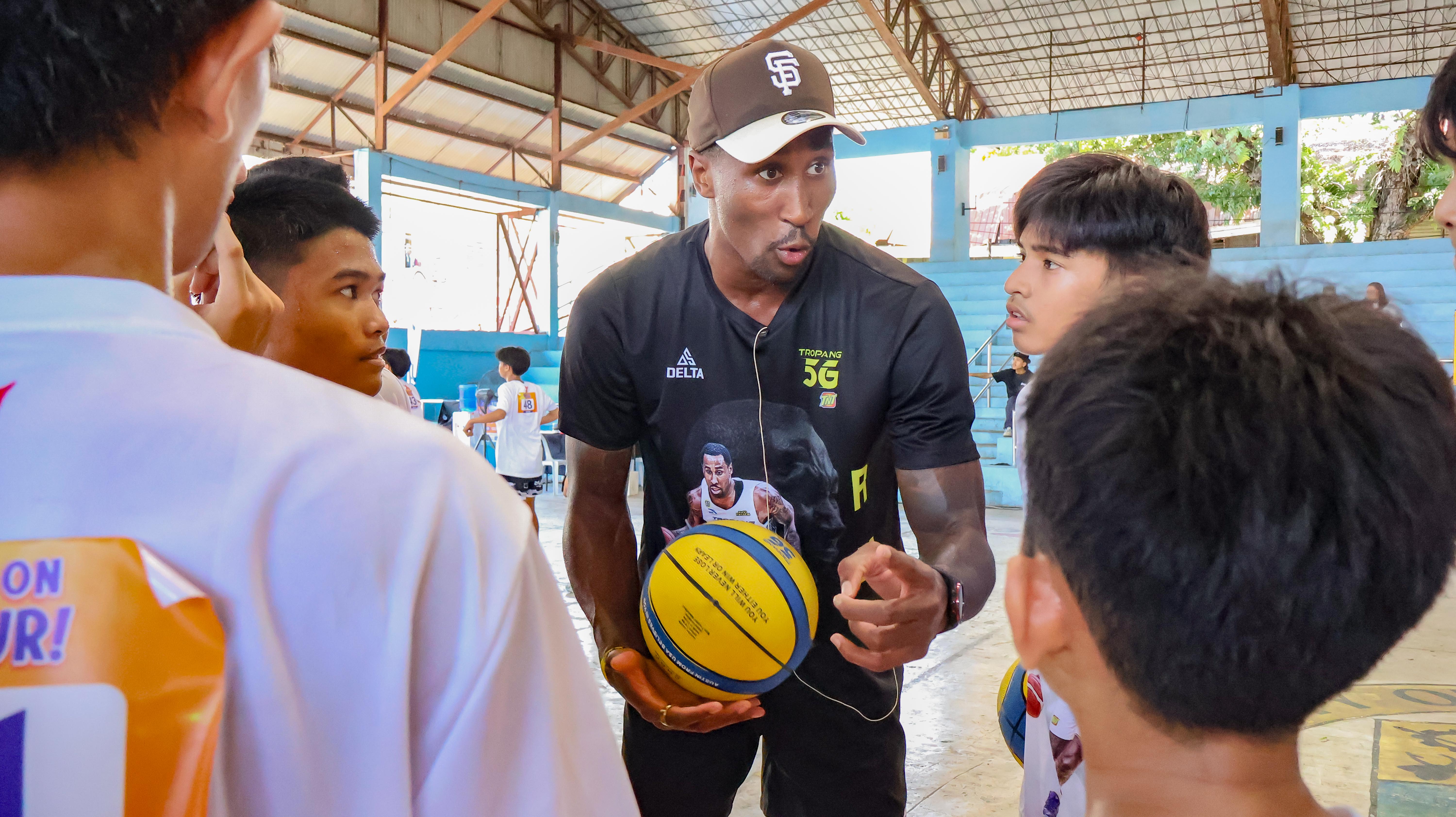 tnt basketball clinic 8446