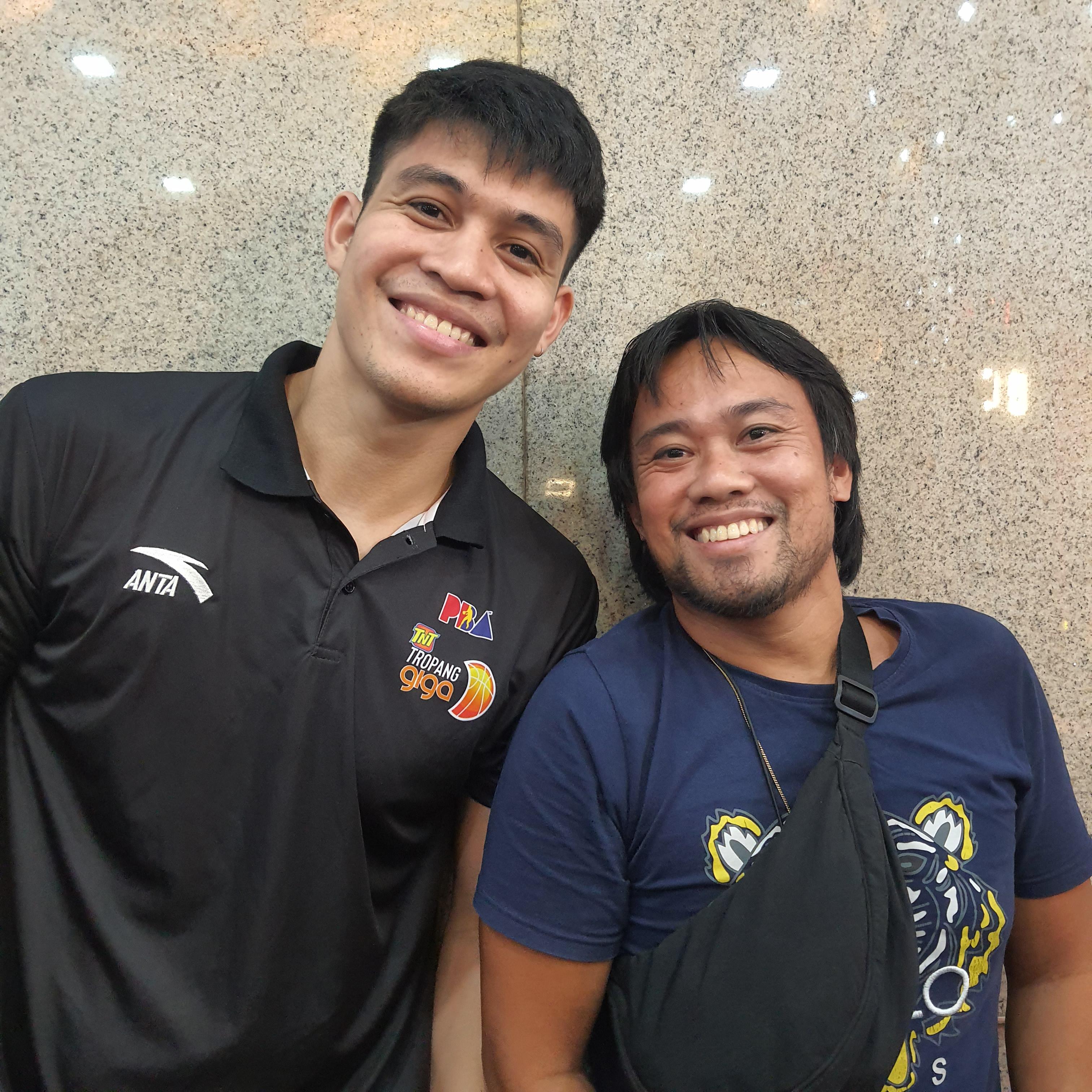 TNT Tropang Giga thrills fans, visits employees at Smart HQ