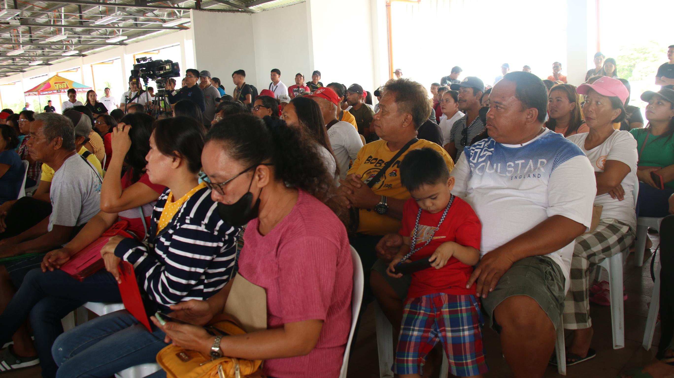 Tulong Kapatid rushes aid for drought-hit Mansalay farmers Tulong Kapatid rushes aid for drought-hit Mansalay farmers