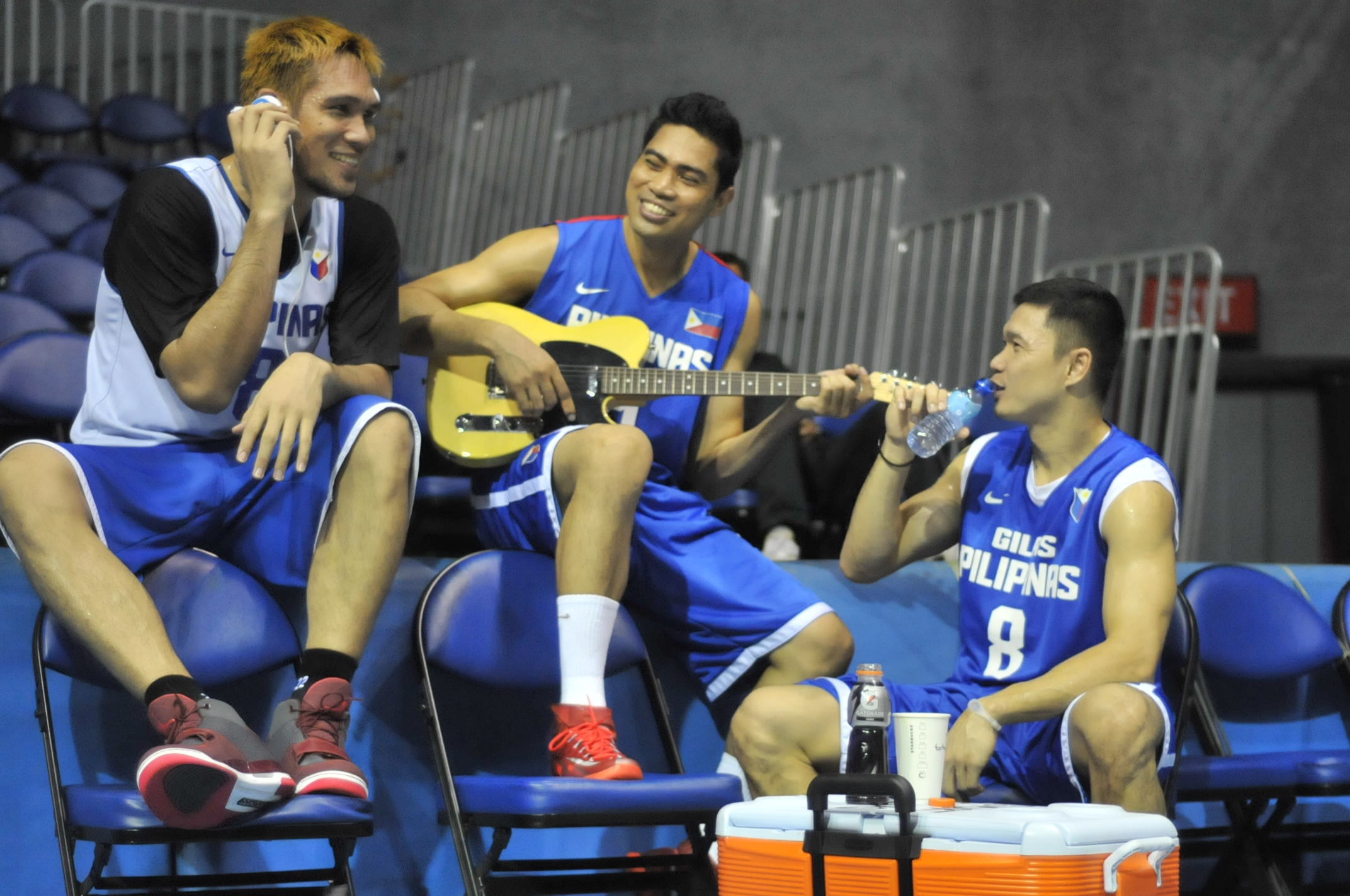 Listen to your basketball idols' playlists on Spinnr and win Gilas  Pilipinas items in Smart's promo