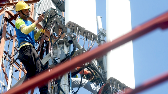 Men at work Close to 800 municipalities will have LTE by end-2017