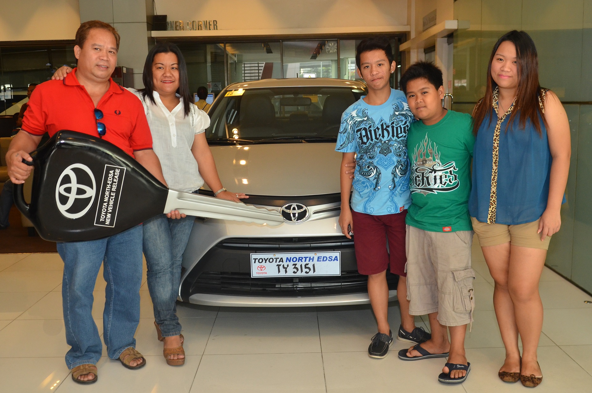 Smart Money rewards customers with car, cash prizes in holiday promo