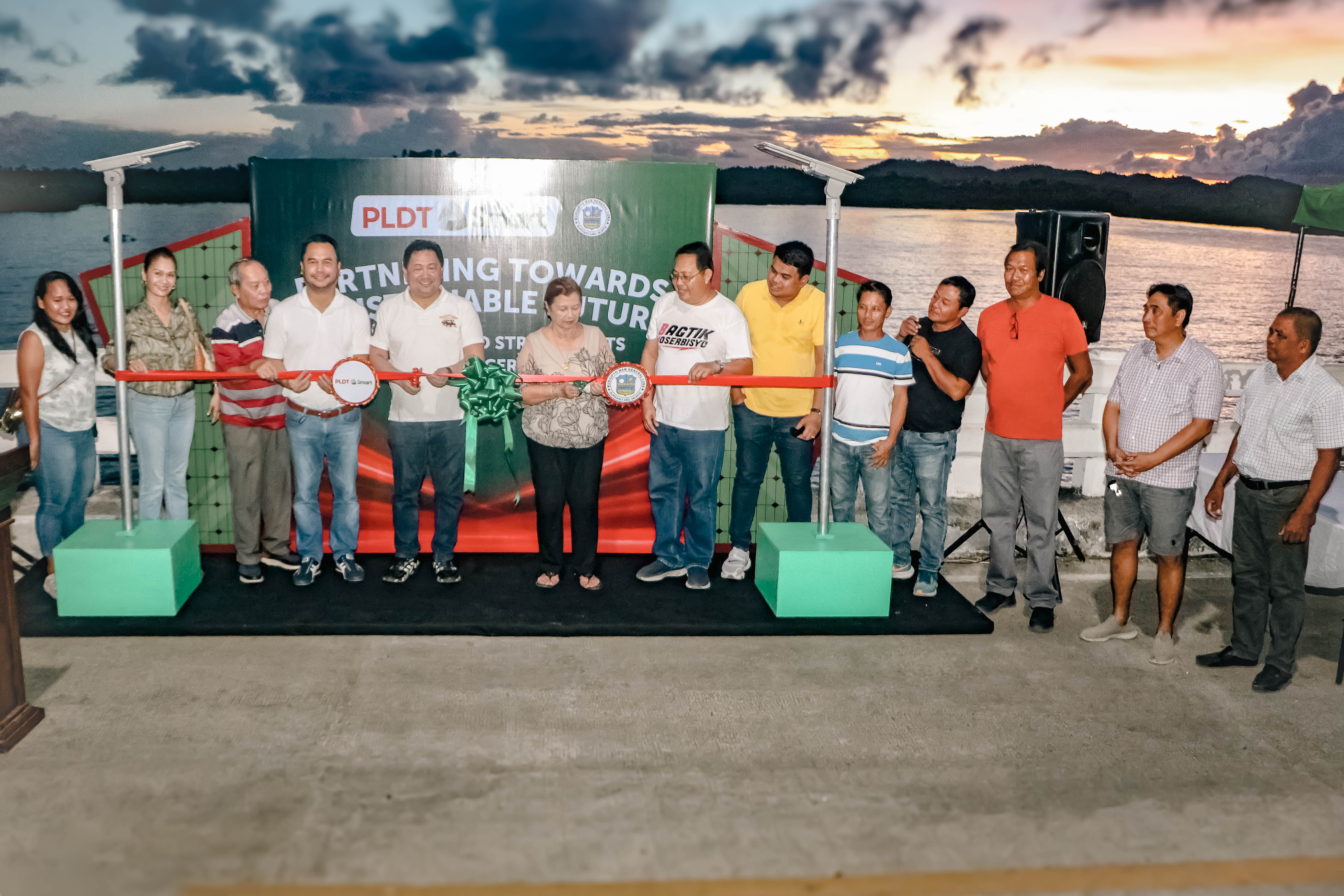 PLDT and Smart turned over solar-powered street lamps to the local government of General Luna to light up the Catangnan Bridge in Siargao Island PLDT and Smart turned over solar-powered street lamps to the local government of General Luna to light up the Catangnan Bridge in Siargao Island