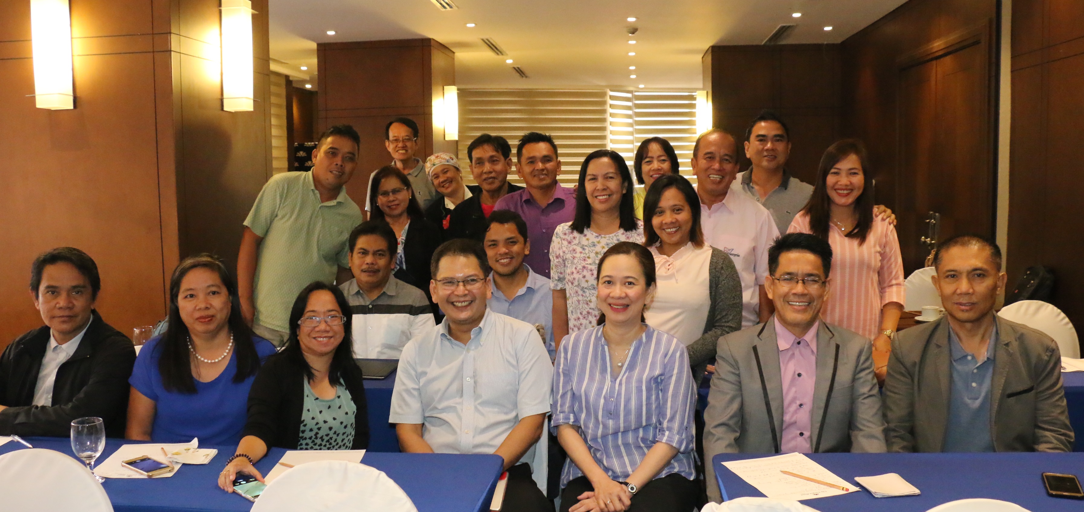 PLDT, Smart hold development training for outstanding LGUs PLDT, Smart hold development training for outstanding LGUs