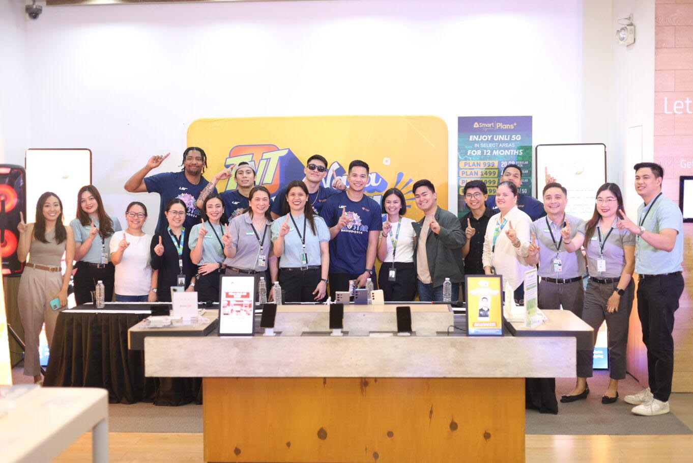 TNTBACOLODWITHEMPLOYEES